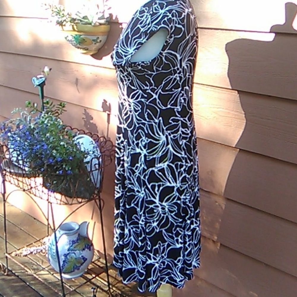 Jones Wear Dress - Picture 3 of 9